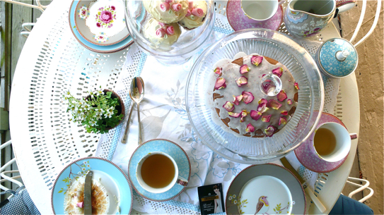 royal wedding teapot. a wonderful Royal Wedding